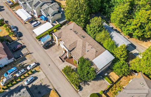 6 bedrooms, Walking distance to airport - Foto 37