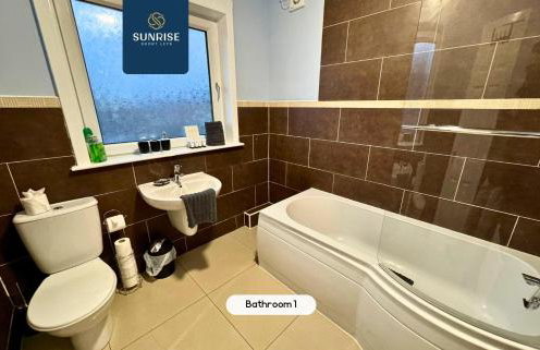 FERRY HOUSE - 4 Bed House, Great for Contractors, Fully Equipped, Private Parking, Easy Ring Road Access by SUNRISE LONG LETS and SERVICED ACCOMMODATION DUNDEE - Foto 9