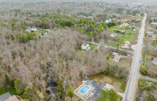 Kennebunk/Kennebunkport Beach House w/Pool! - Photo 3