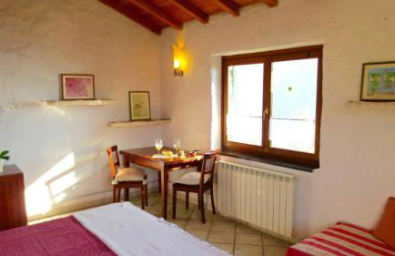 Panoramic Rural House With Garden - Photo 19