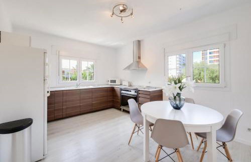 G-Fast fertig gestelltes Inserat- Moderne grosse Villa, 5 Min fussläufig zum Strand,Pool,Klima - Foto 27