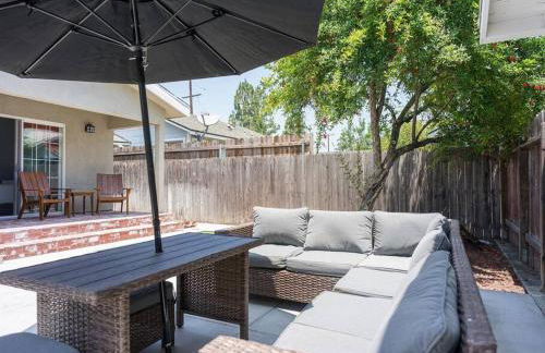 Family Renovated Home, Netflix, AC, WD, Putt Putt - Foto 15