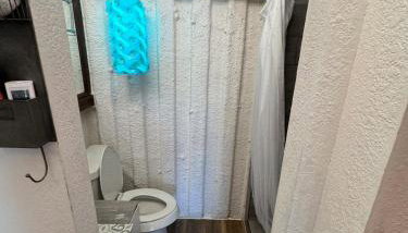 Stylish Container Home near 3 lakes and wineries - Foto 2