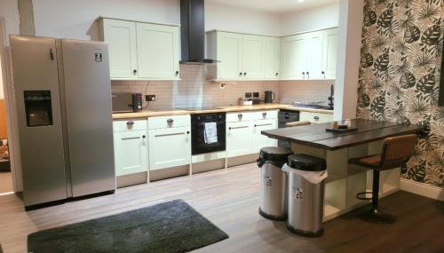 2 Bed Flat - Close to airport & station - Foto 3