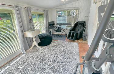 Big, Tidy, Cushy, & Activities - Foto 25