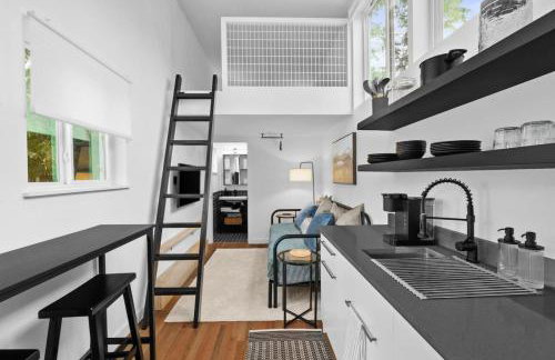 Spacious and Bright with Deck Walkable to 6th St - Foto 1