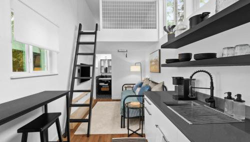 Spacious and Bright with Deck Walkable to 6th St - Foto 1