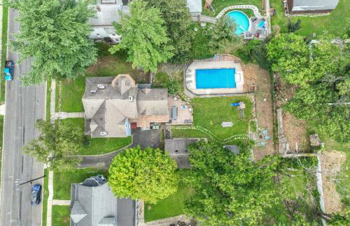 Pool House Near NYC FIFA Stay for Groups - Foto 52