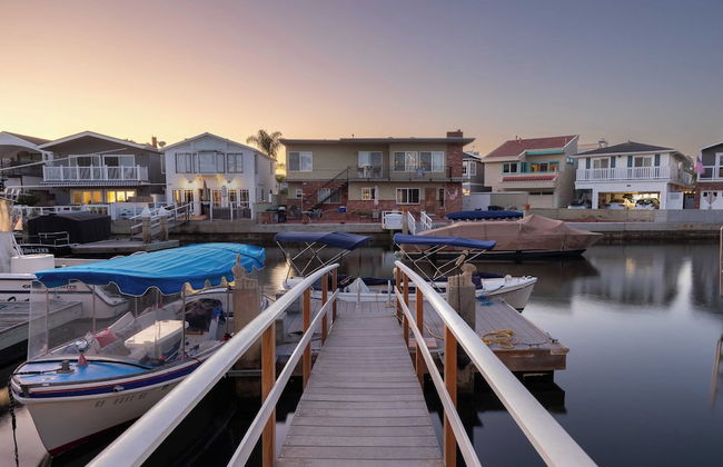 Canalfront Charmer by Avantstay Waterfront w/ Shared Dock + Hot Tub - Foto 43