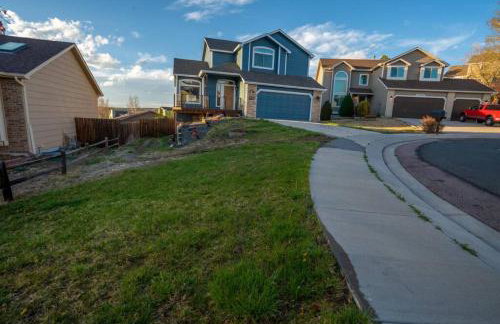 Hillcrest Chalet - Spa - Firepit - Views - USAFA - Foto 46