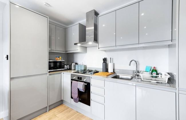 2 Bdrm Penthouse with parking Wycombe - Foto 61