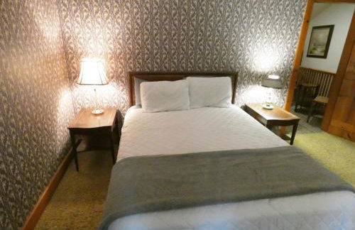 Classic Lake Home on Torch Lake - Foto 6