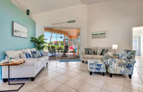 Spacious Canal-View Home with Pool and Game Room - Foto 16