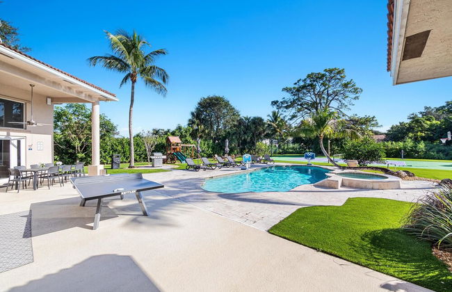 Luxurious 7-Bedroom Villa with Pool & Games - Foto 74