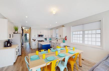 Beach House Steps away from the Boardwalk and Beach with Ocean Views in Seaside Heights! - Foto 64