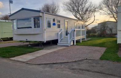 Southfield Escape - Photo 1