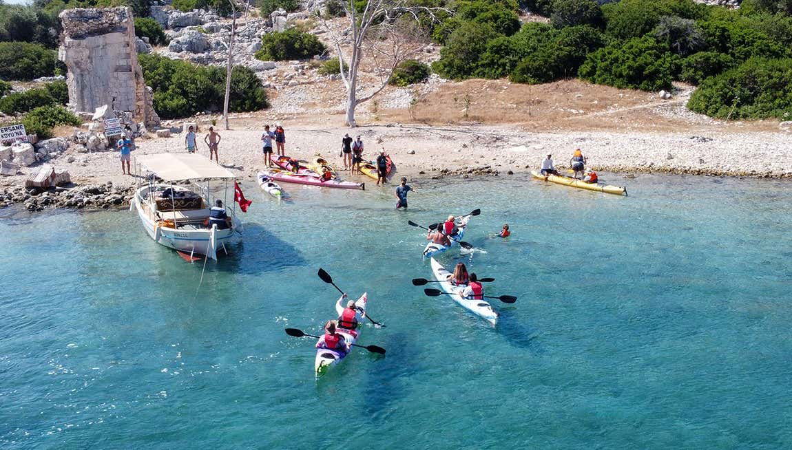 Tour de caiaque por Kekova