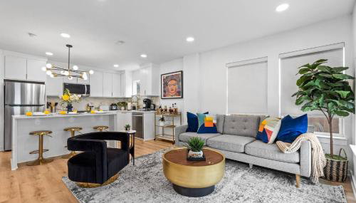 Chic 2BR flat with fireplace & gated parking - Foto 2