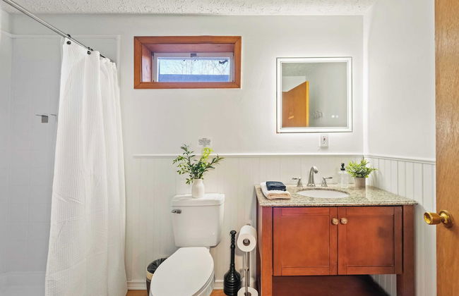 Pirate-themed Lakefront Home w/ Kayaks, Game Room, Views & Hidden Treasure Hunt - Foto 21