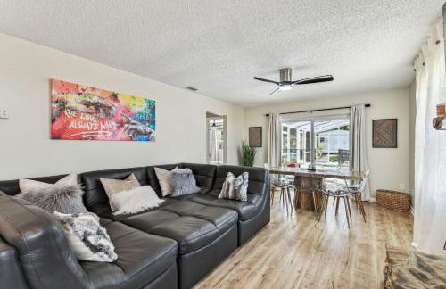 Relaxing Modern Home Sleeps 6 Pool BBQ Firepit - Foto 21