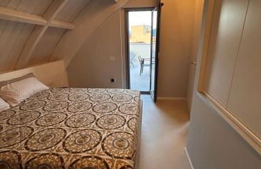 Suite Panoramic Attico con Jacuzzi Privata - Foto 11