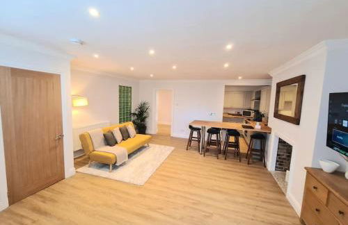 Luxury, Spacious 3 Bedroom, Beachfront Apt with Parking & Courtyard - Shoreside - Foto 5