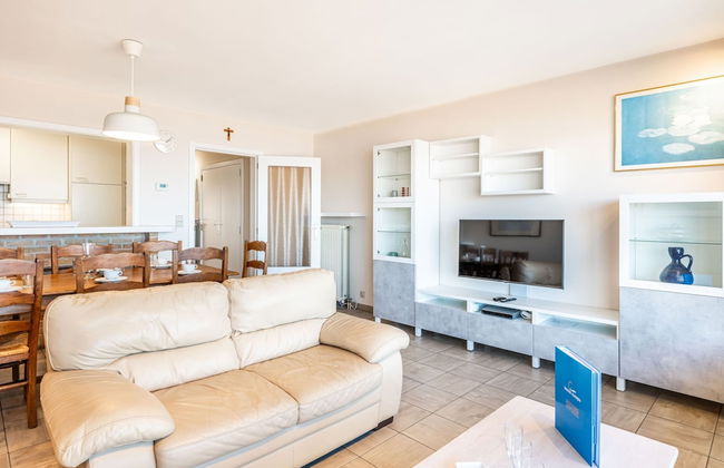 Apartment in St-idesbald With Sea View - Photo 1