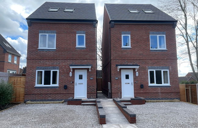 Brand New High Spec House with parking - Foto 1