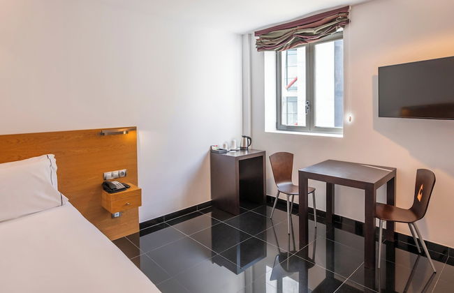 Hesperia Fira - Photo 13