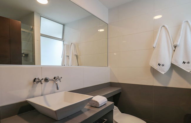 w Elegant 2BR w Fantastic View in Miraflores - Photo 16