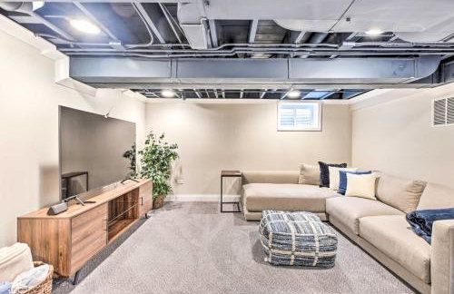 Home with Office and Yard 25 Mi to Downtown Chicago! - Foto 23