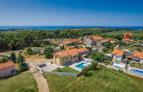 Awesome Home In Salvela With Sauna - Photo 15