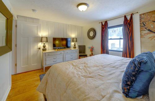 Walk to Dtwn Fayetteville Family Home with Fire Pit - Foto 12