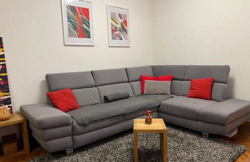 Split apartment - 5 min by car to the beach & city center - free public parking - Foto 11