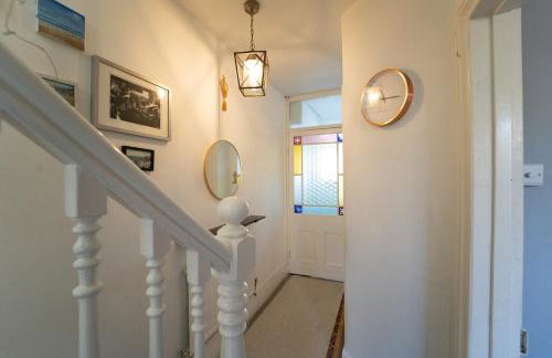 Palm Haven House - Luxury family-friendly Newquay surf house near Porth Beach perfect for walking, pets, exploring - Foto 12