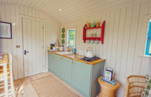 Luxury hut on the River Arle - Foto 7