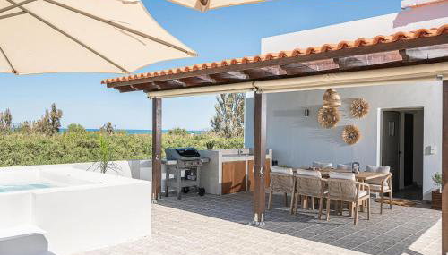 Sol Luxury Apartment - close to the beach with a private heated mini pool - Photo 2