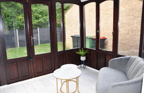 Modern 3 bedroom house- 2 parking spaces- near central MK - Foto 7