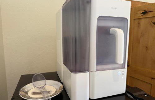 Whispering Pines Retreat, Secluded Cabin with Hot Tub & Pond - Foto 28