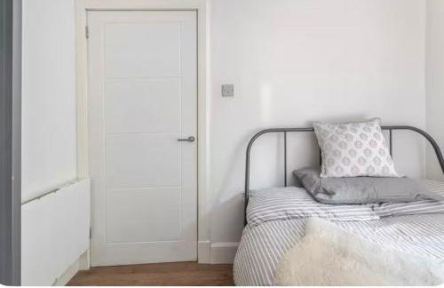 The Gardners apartment in City centre with parking - Foto 21