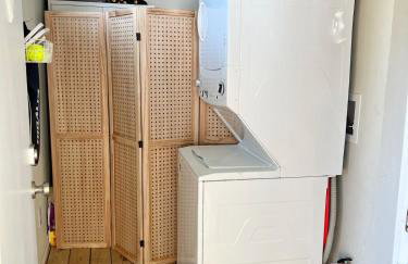 The Eastsider near Frost Bank Center Alamodome Convention Center and more - Foto 24