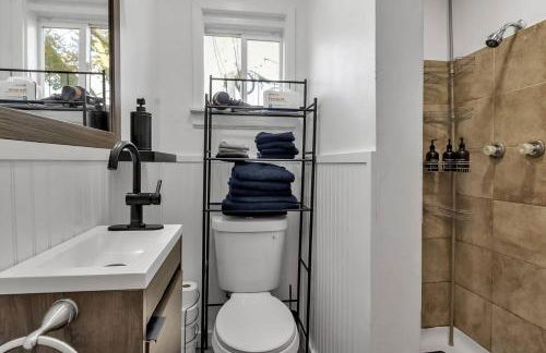 The Victorian House - Photo 19