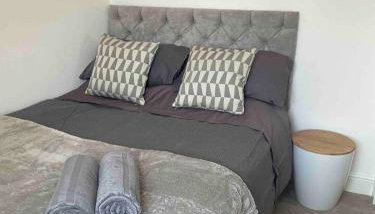 Furnished 4 BR House Parking, Wi-Fi, Kitchen - Foto 5