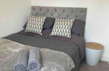 Furnished 4 BR House Parking, Wi-Fi, Kitchen - Foto 5