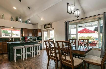 Spectacular Hilltop Home W/resort Like Backyard! - Foto 64