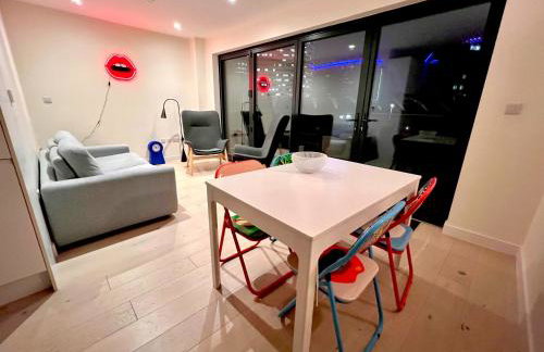 Exceptional 2-Floor Central London Escape - Sleeps Up to 10 with Skyline Terrace - Foto 20