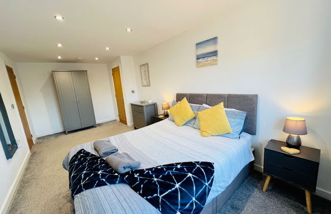 3 Bed House - Sleeps 5 - Pets - Garden - Parking - Photo 4