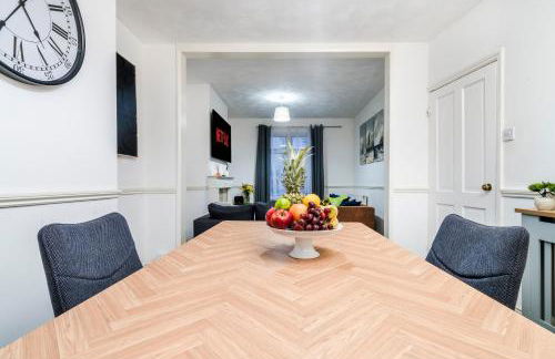 2 Bedroom House, 5 Single Beds, Fast WiFi - Photo 2