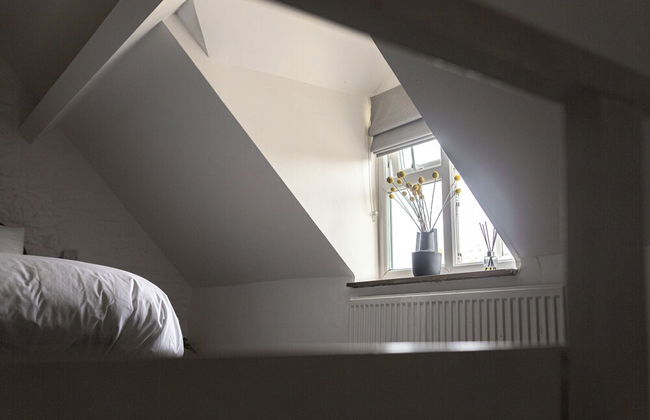 Stunning 2BD in the Heart of Malmesbury - Photo 10