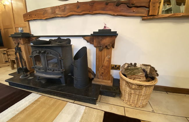 Country Cottage Sleeps 6 w/ Hot Tub & Dog-friendly - Foto 31